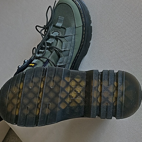 DR MARTENS UNISEX BOURY BOOTS NWOT SIZE Mens 7/ women 8 - Picture 9 of 12